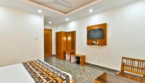 Deluxe Double Room (2 Adults + 1 Child)