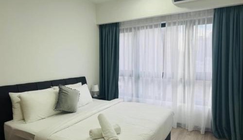 Deluxe One-Bedroom Apartment