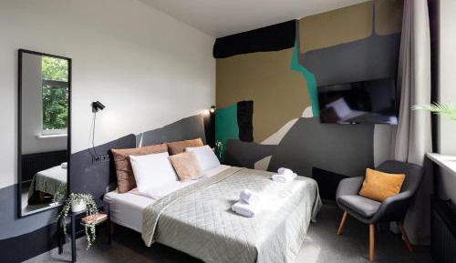 Deluxe One-Bedroom Apartment