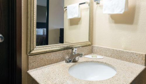 King Room - Non-Smoking