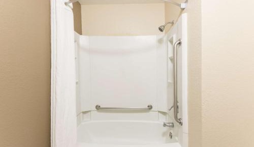 Queen Room - Non-Smoking