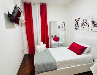 Single Room with Shared Bathroom