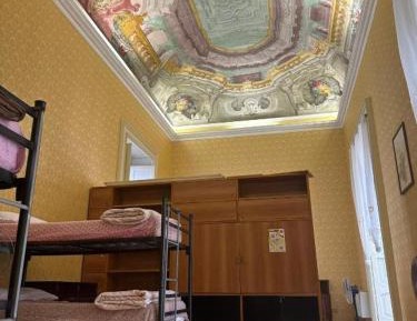 Bunk Bed in Mixed Dormitory Room