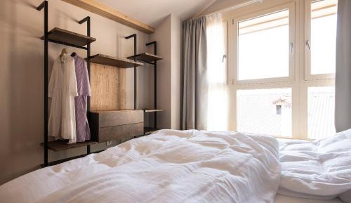 Two-Bedroom Apartment with Mountain View