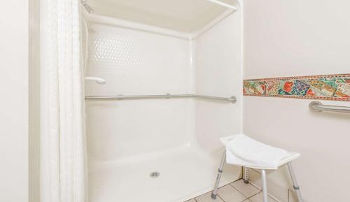 King Room - Mobility Access/Non-Smoking