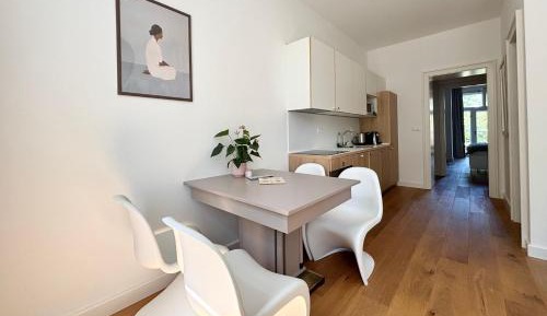 Apartment with Park View