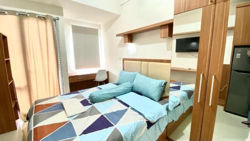 Room #1475065401