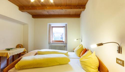 Room #1357488207