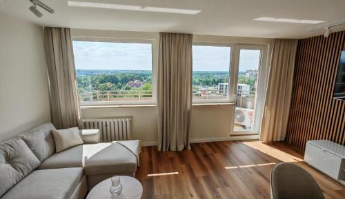 One-Bedroom Apartment with City View
