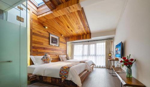 Japanese-Style Queen Room - Attic
