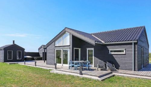 Five-Bedroom Holiday Home