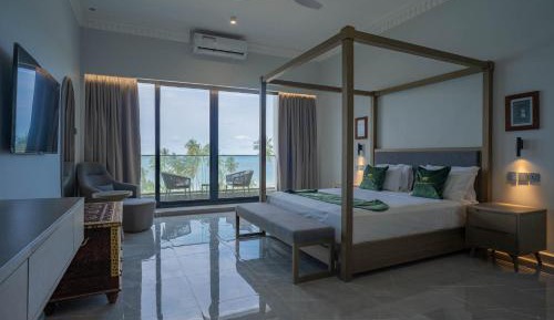 Double Room with Balcony Pool View & Sea View	