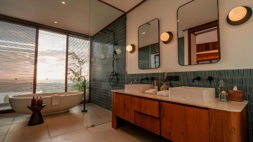 Ocean View Honeymoon Villa - Special Construction Rate