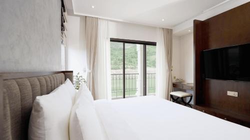 Lake Villa 2 Bedroom