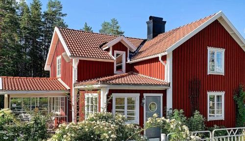 Three-Bedroom Holiday Home 