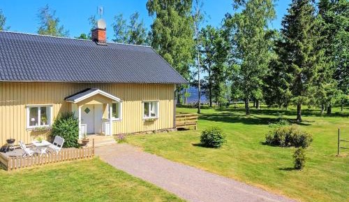 Four-Bedroom Holiday Home