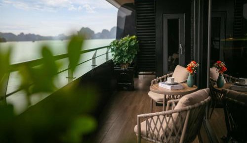 Calista Ocean with Private Balcony and International Internet Access
