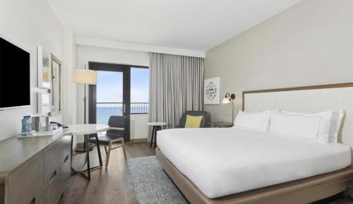 King Room with Balcony and View - Mobility Accessible
