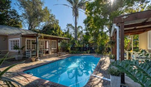 One-Bedroom Apartment with Pool View