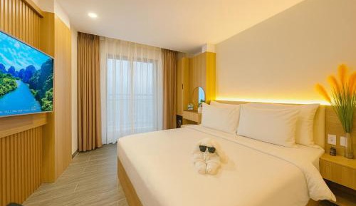 Premier Double Room with Bathtub & Balcony