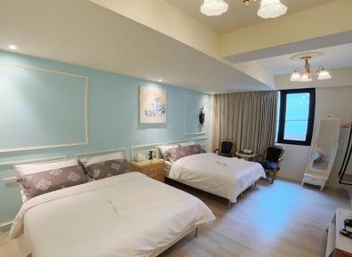 Quadruple Room with Private Bathroom