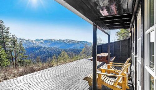 Five-Bedroom Holiday Home