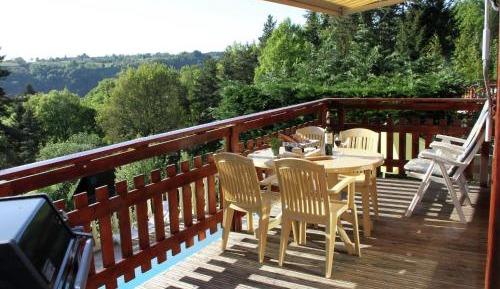 Three-Bedroom Holiday Home 