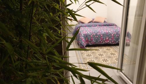 Studio Apartment with One Double Bed