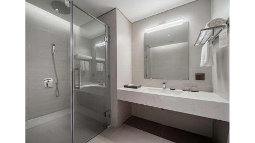 Two-Bedroom Apartment with Ocean View