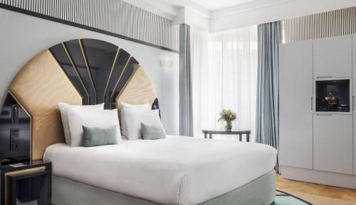 Deluxe Double Room with Sofa Bed and Balcony - Sea View