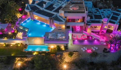 Deluxe Villa