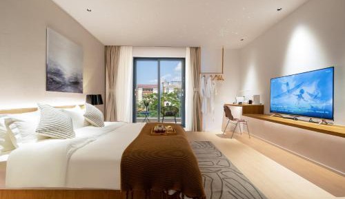 Premium King Room with Balcony