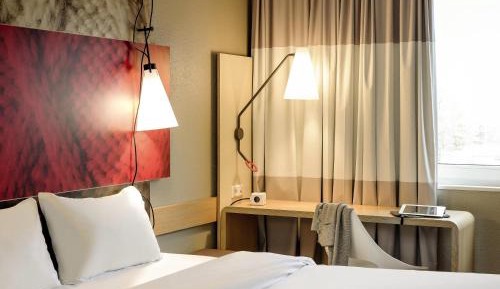 Standard room with double bed for single use