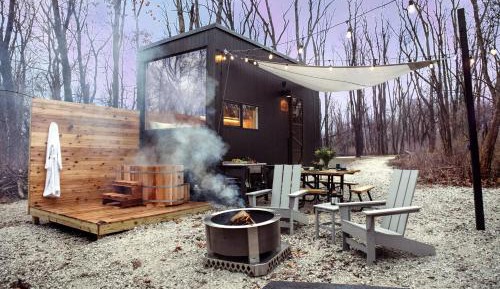 Queen Cabin Suite with Outdoor Tub