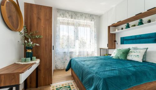 Deluxe One-Bedroom Apartment
