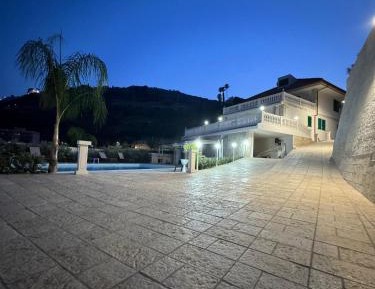Deluxe Villa