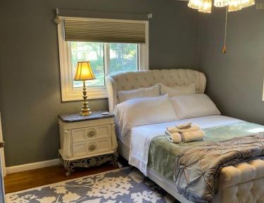Deluxe Room (2 Adults + 1 Child)
