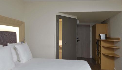 Standard Double Room with City View