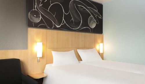 Room with two separate beds