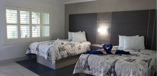 Double Room with Two Double Beds - Smoking
