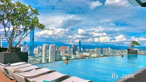 Apartment with City View