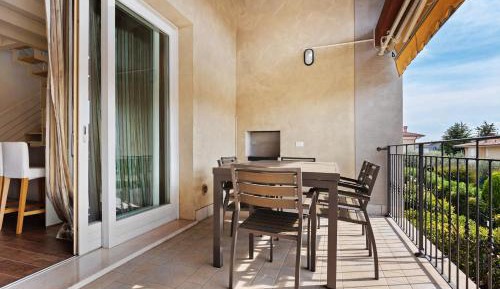 Superior One-Bedroom Apartment with Balcony