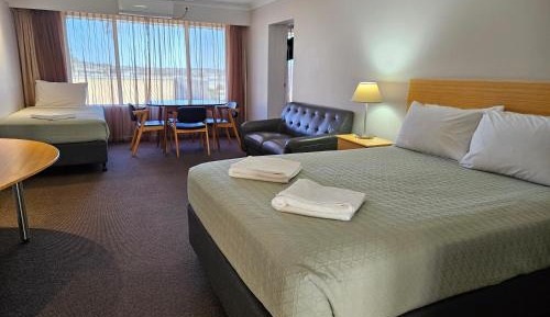 Deluxe Family Room