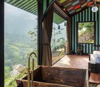 Suite with Mountain View