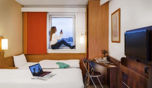 Standard Room With Three Single Beds