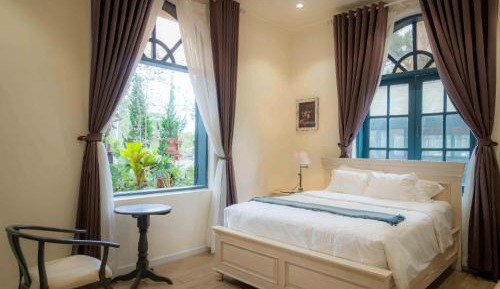 Queen Room with Garden View