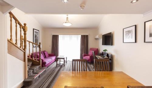 Deluxe King Loft with Sofa Bed