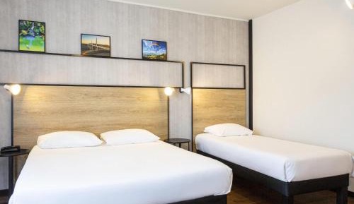 Deluxe Room with One Double Bed and One Single Bed