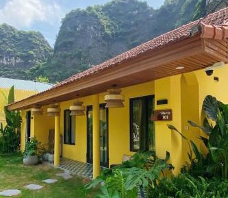 Bungalow with Garden View