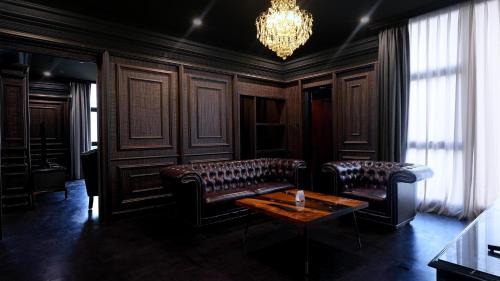 Premium Presidential Suite